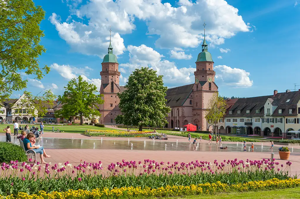 Einladung zum fröhlichen Gruppenausflug zur Gartenschau in Freudenstadt!